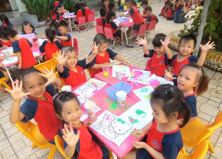 Con công nhân Công ty Pouyuen Việt Nam, quận Bình Tân, TP.HCM Con công nhân Công ty Pouyuen Việt Nam, quận Bình Tân, TP.HCM