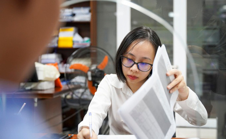 Công chức làm việc tại Trung tâm hành chính Đà Nẵng