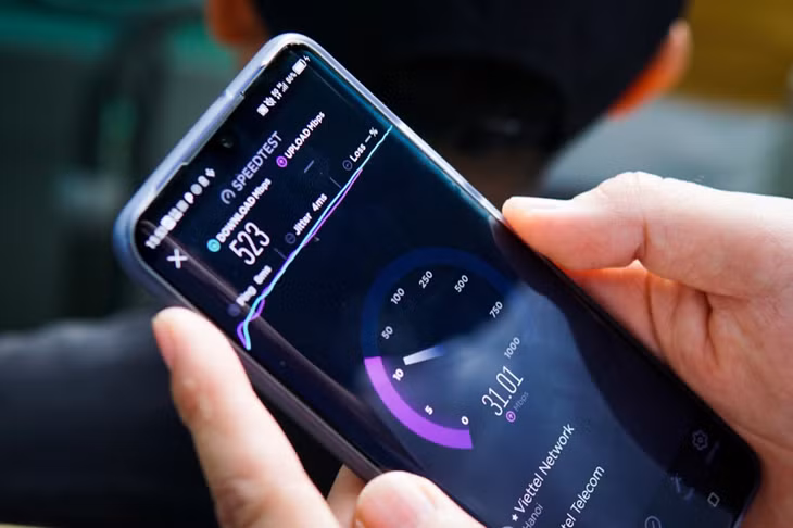 Người dùng trải nghiệm mạng di động 5G