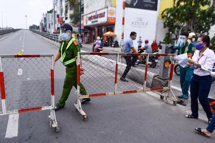 Dừng 12 chốt kiểm soát dịch ở cửa ngõ TP.HCM