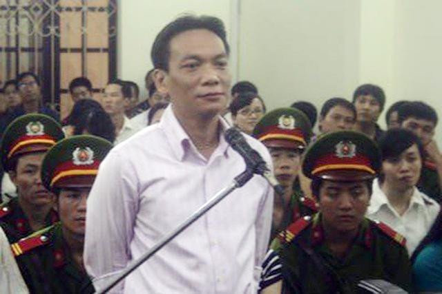 Nguyễn Đại Dương tại phiên tòa hồi tháng 9/2009