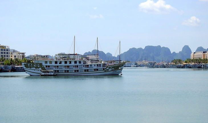 Tàu du lịch trên vịnh Hạ Long nằm bờ suốt thời gian dài do ảnh hưởng của Covid-19