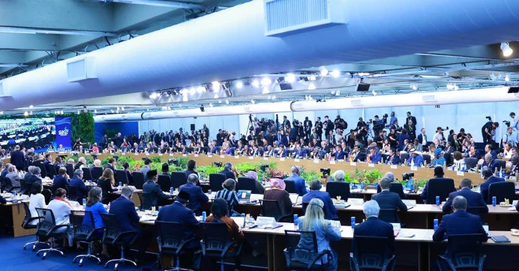 Phiên thảo luận “Cuộc chiến chống đói nghèo” tại Hội nghị thượng đỉnh G20. Phiên thảo luận “Cuộc chiến chống đói nghèo” tại Hội nghị thượng đỉnh G20.