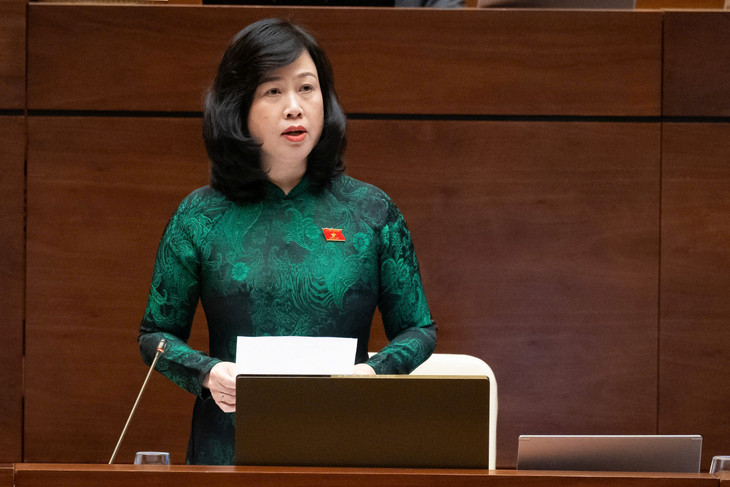 Bộ trưởng Bộ Y tế Đào Hồng Lan trả lời chất vấn