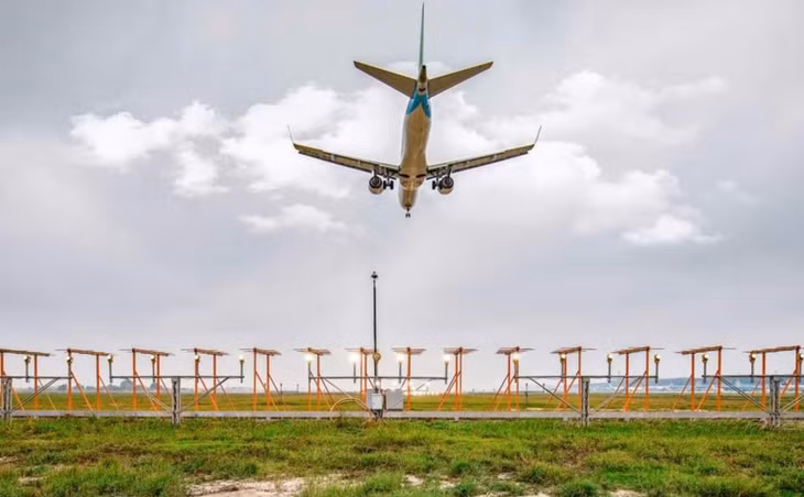 Phần đường cất, hạ cánh (CHC) sân bay Long Thành đã hoàn thành lớp nền, móng, dự kiến hoàn thành và khai thác kỹ thuật trước ngày 30/4/2025