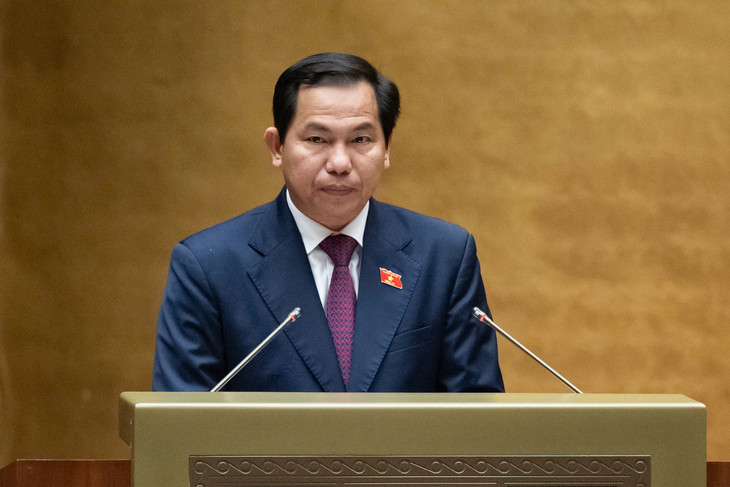 Chủ nhiệm Ủy ban Tài chính, Ngân sách của Quốc hội Lê Quang Mạnh trình bày Báo cáo tiếp thu, giải trình ý kiến đại biểu Quốc hội về phương án phân bổ ngân sách trung ương năm 2025 và Dự thảo Nghị quyết của Quốc hội về phân bổ ngân sách trung ương năm 2025