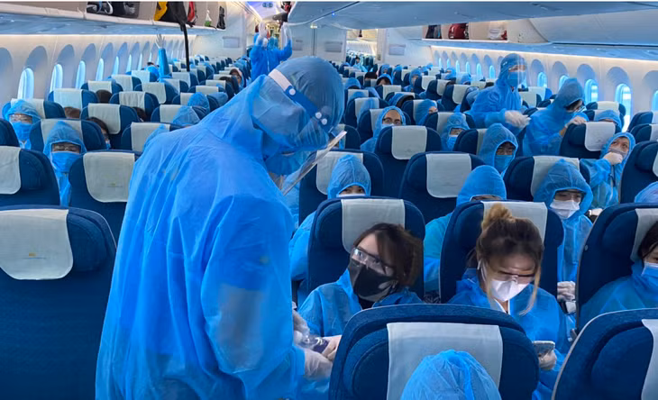 Ngày 14/9, đưa hơn 360 công dân Việt Nam từ Singapore về nước an toàn. Ảnh minh họa