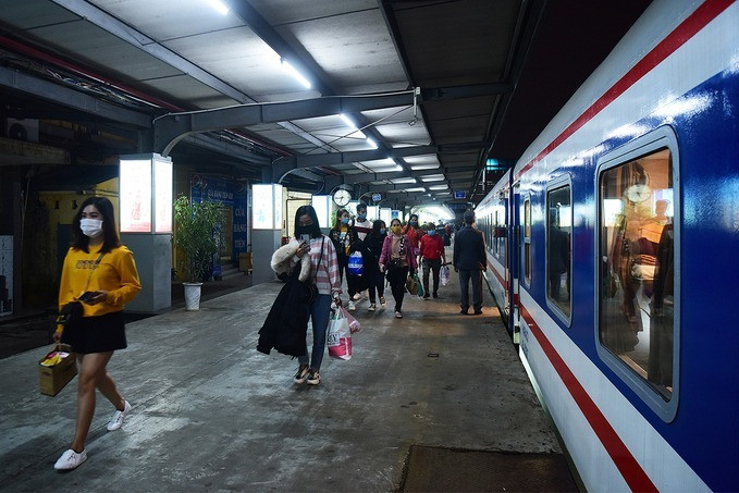 Hành khách đi tàu SE3 trong đợt giãn cách xã hội vào tháng 4/2020 Hành khách đi tàu SE3 trong đợt giãn cách xã hội vào tháng 4/2020