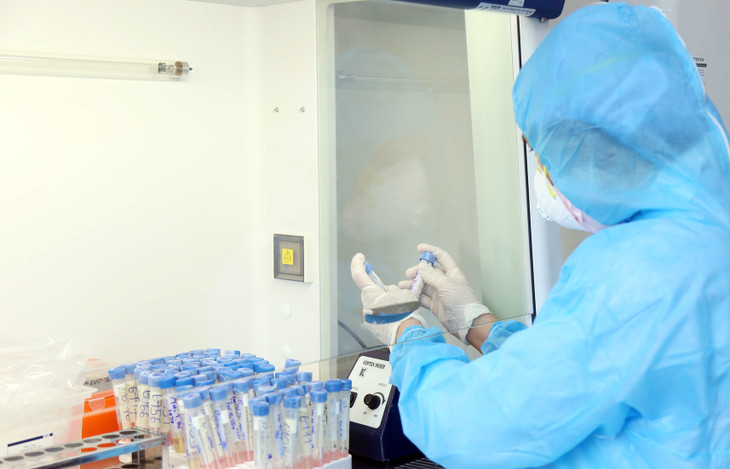 Trong số các bệnh nhân đang điều trị, có 54 ca xét nghiệm âm tính từ 1 - 3 lần.