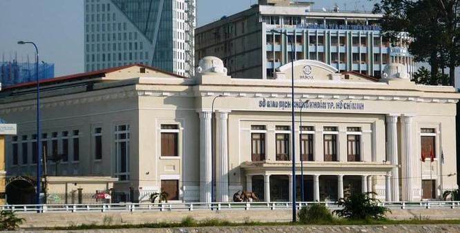 HoSE tạm dừng nhận giao dịch cổ phiếu niêm yết mới