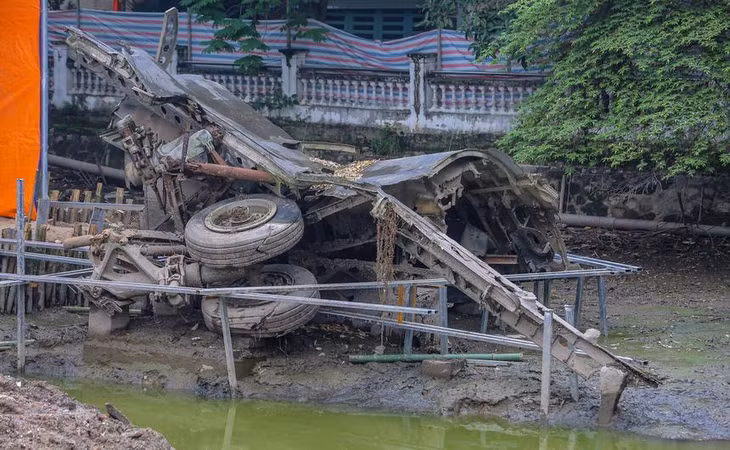 Chiếc máy bay B52 cuối cùng bị bắn hạ ngày 27/12/1972 (quận Ba Đình, Hà Nội), trong chiến dịch 12 ngày đêm, cũng là chiếc duy nhất rơi ngay giữa lòng Hà Nội