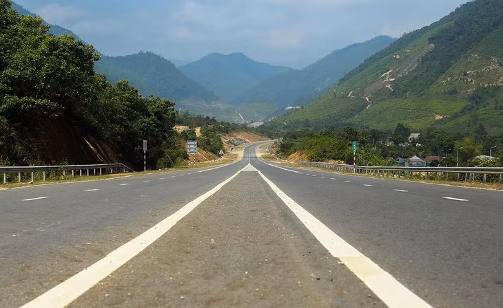 Cao tốc La Sơn - Túy Loan có chiều dài 77,5 km, trong đó đoạn qua địa phận Đà Nẵng từ Km 36 đến Km 77+472.