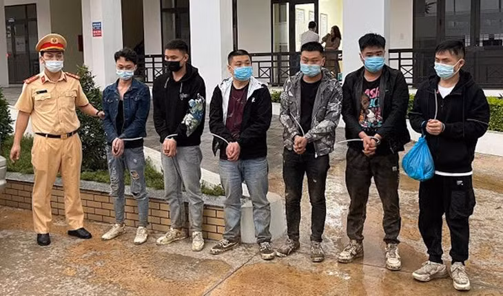 Nhóm người nhập cảnh trái phép bị chặn giữ trên cao tốc Bắc Giang - Lạng Sơn