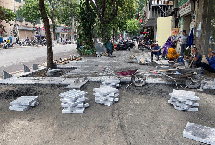 Quận Hoàn Kiếm đã lên kế hoạch thay thế, chỉnh trang hạ tầng tại vỉa hè tại các tuyến phố hoàn thành hạ ngầm