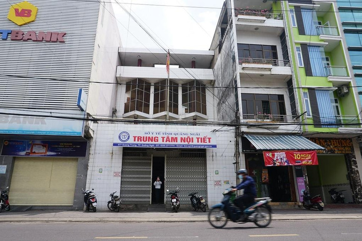 Văn phòng cũ của Sở Giao thông vận tải Quảng Ngãi trên đường Quang Trung đang được Sở Y tế mượn làm Trung tâm Nội tiết Văn phòng cũ của Sở Giao thông vận tải Quảng Ngãi trên đường Quang Trung đang được Sở Y tế mượn làm Trung tâm Nội tiết