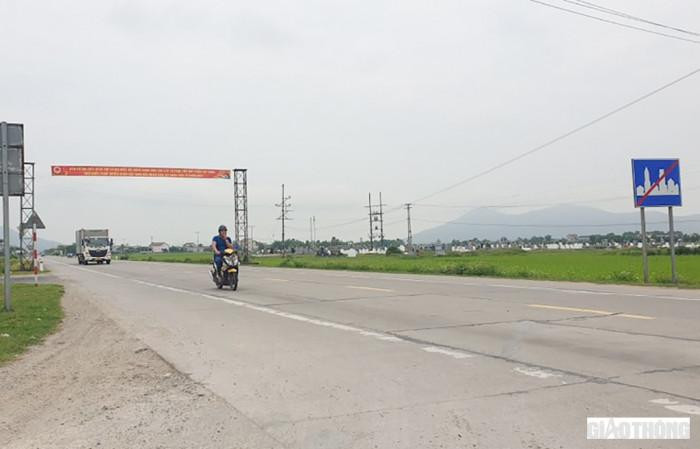 Quốc lộ 1 qua địa phận thị xã Kỳ Anh, đoạn thường xuyên ngập nước