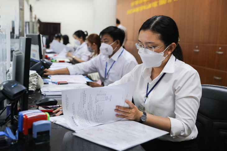 Công chức, viên chức hành chính làm việc tại UBND TP. Thủ Đức Công chức, viên chức hành chính làm việc tại UBND TP. Thủ Đức