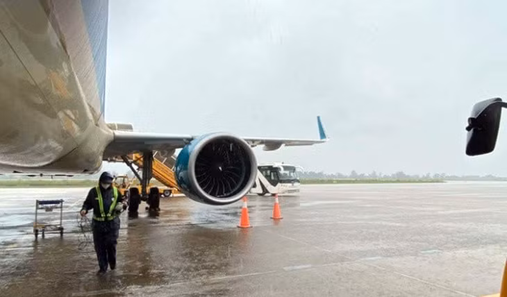 Hàng trăm chuyến bay buộc phải huỷ tránh bão số 1. Ảnh minh họa Hàng trăm chuyến bay buộc phải huỷ tránh bão số 1. Ảnh minh họa