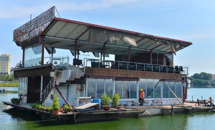 Những chiếc du thuyền cũ sẽ được tháo dỡ nhằm trả lại cảnh quan hồ Tây