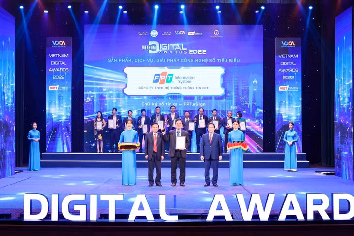 FPT.eSign là giải pháp ký số từ xa duy nhất giành Giải thưởng Chuyển đổi số Việt Nam năm 2022.