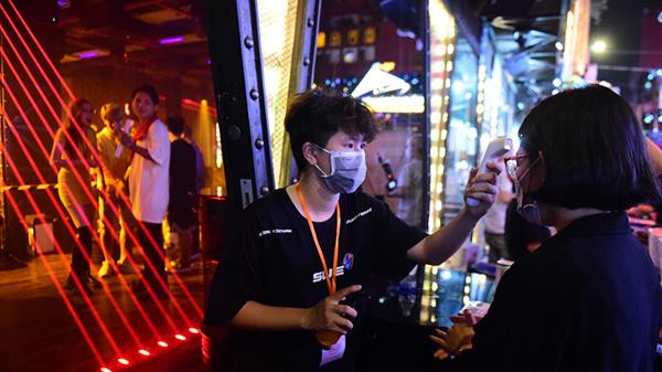 Hà Nội dừng hoạt động quán bar, kraoke, vũ trường, game từ 0h00 ngày 30/4