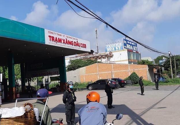 Công an phong tỏa, khám xét cây xăng của ông Toàn ngày 19/5 Công an phong tỏa, khám xét cây xăng của ông Toàn ngày 19/5