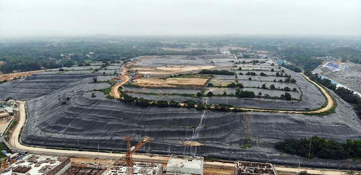 Ngoài dự án nhà máy đốt rác phát điện Sóc Sơn, Hà Nội còn 2 dự án xử lý rác là: Nhà máy xử lý rác công suất 1.000 tấn/ngày của Liên danh Tập đoàn T&amp;T và Hitachi Zosen, Nhà máy xử lý rác công suất 500 tấn/ngày của Công ty TNHH Indovin Power đến nay vẫn chưa được triển khai.