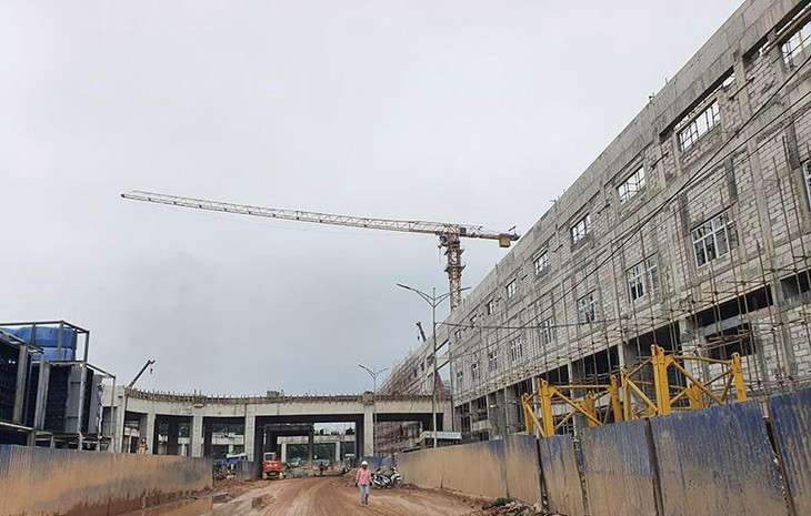 Nhà máy được giới thiệu "sử dụng công nghệ đốt rác châu Âu", công suất đốt 4.000 tấn rác mỗi ngày, thu được 75 MW điện mỗi giờ.