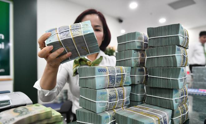 Từ đầu năm, nhiều cá nhân bị tạm hoãn xuất cảnh, dừng làm thủ tục hải quan vì công ty nợ thuế. Ảnh minh họa