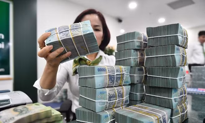 Từ đầu năm, nhiều cá nhân bị tạm hoãn xuất cảnh, dừng làm thủ tục hải quan vì công ty nợ thuế. Ảnh minh họa