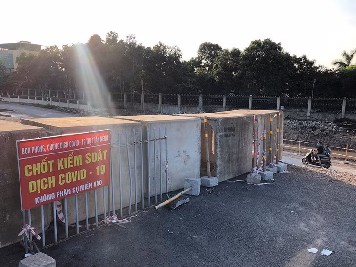 Chốt kiểm soát dịch bệnh tại thị trấn Nếnh, huyện Việt Yên, tỉnh Bắc Giang