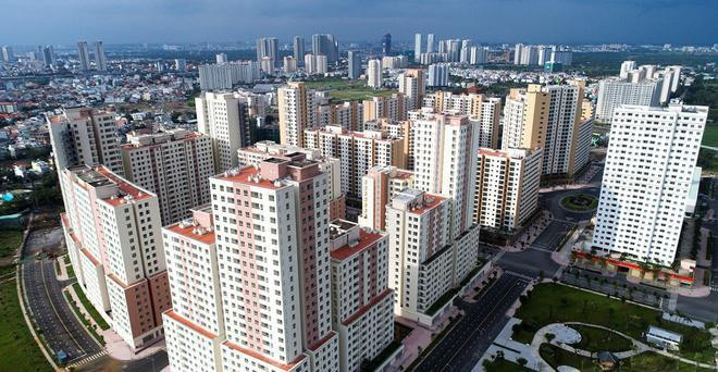 Khu tái định cư Bình Khánh hoàn thành từ năm 2015 với diện tích hơn 38,4 ha, gồm tổng thể 12.500 căn hộ phục vụ tái định cư Khu đô thị mới Thủ Thiêm