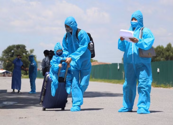 Bắc Giang tiếp tục đón hơn 900 người từ phía Nam về quê tránh dịch Bắc Giang tiếp tục đón hơn 900 người từ phía Nam về quê tránh dịch