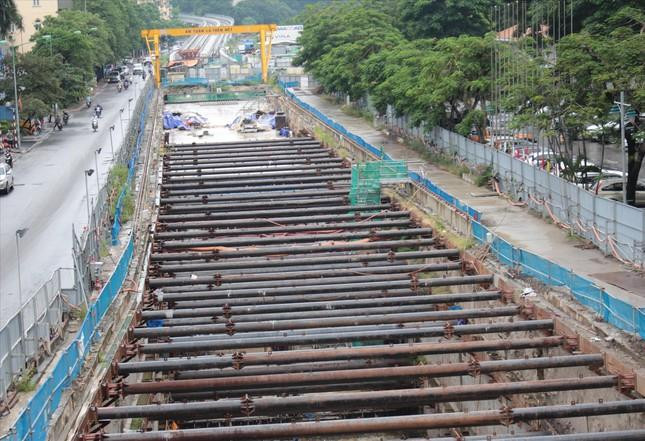 Nhiều ga ngầm thi công chậm trễ khiến metro Nhổn - ga Hà Nội có nguy cơ khó kịp vận hành vào năm 2022 Nhiều ga ngầm thi công chậm trễ khiến metro Nhổn - ga Hà Nội có nguy cơ khó kịp vận hành vào năm 2022
