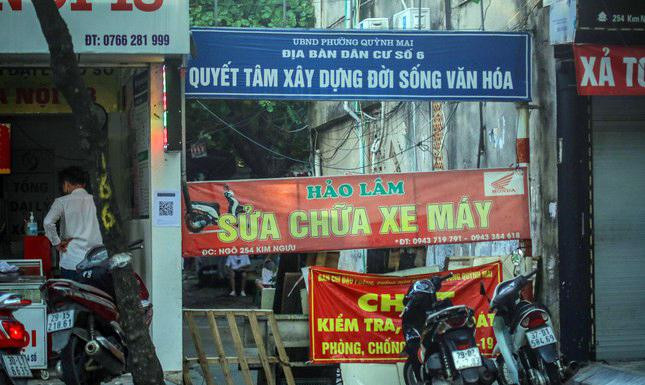 Người dân ở đây đều cho rằng, việc đề cao cảnh giác, thực hiện giãn cách, hạn chế tiếp xúc nơi đông người là biện pháp tốt nhất để bảo vệ mình, gia đình và xã hội.