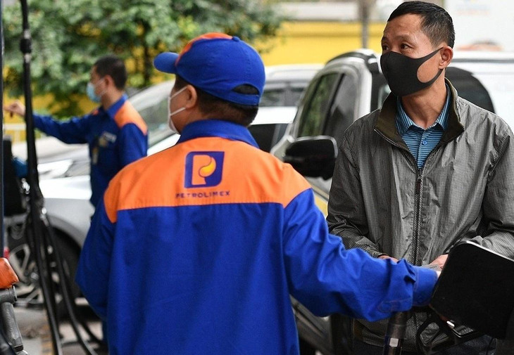 Petrolimex cho biết, chi phí kinh doanh xăng dầu vẫn thấp hơn thực tế