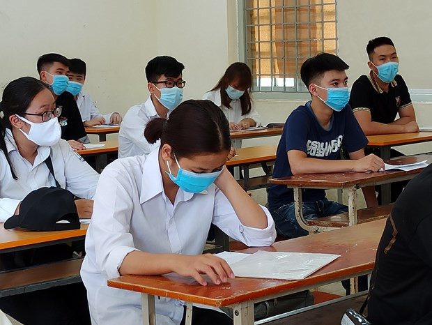 Thí sinh làm thủ tục dự thi Tốt nghiệp Trung học phổ thông