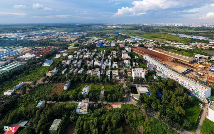 Theo Thanh tra Sở Xây dựng, từ năm 2011 đến nay, dù chưa được UBND TP.HCM giao khu đất trên để đầu tư dự án nhà ở, chủ đầu tư dự án Amazing City đã tự ý xây dựng 222 công trình trên đất và chỉ một căn nhà có giấy phép.