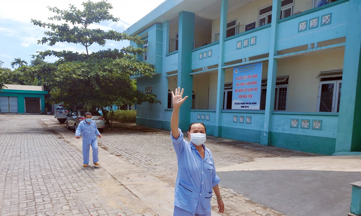 Niềm vui của bệnh nhân được công bố khỏi bệnh