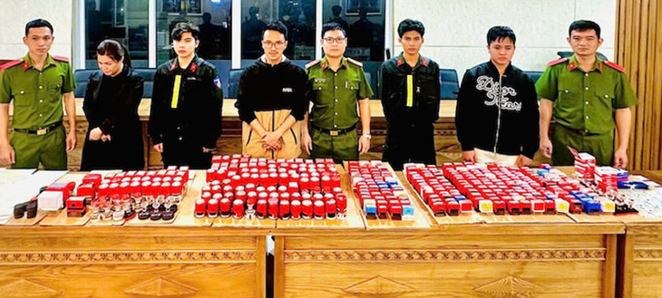 Một số đối tượng trong đường dây rửa tiền vừa bị công an bắt giữ