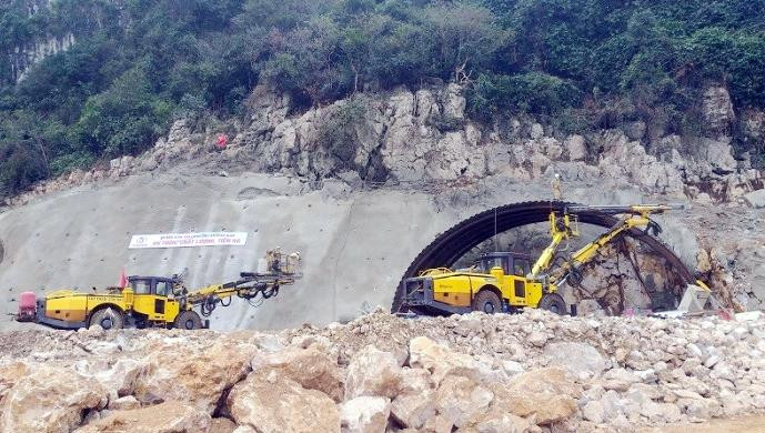 Thi công dự án thành phần cao tốc Bắc - Nam đoạn Mai Sơn - QL45