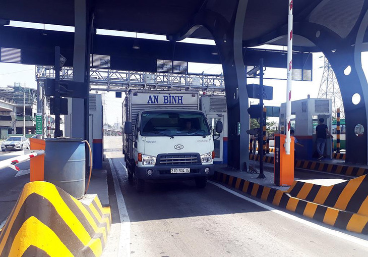 Thu phí thử nghiệm khi ra vào trạm xa lộ Hà Nội
