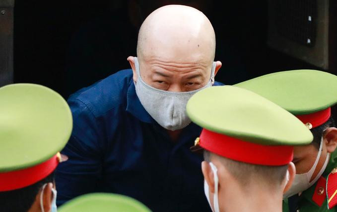 Bị cáo Đinh Ngọc Hệ trong phiên tòa sơ thẩm