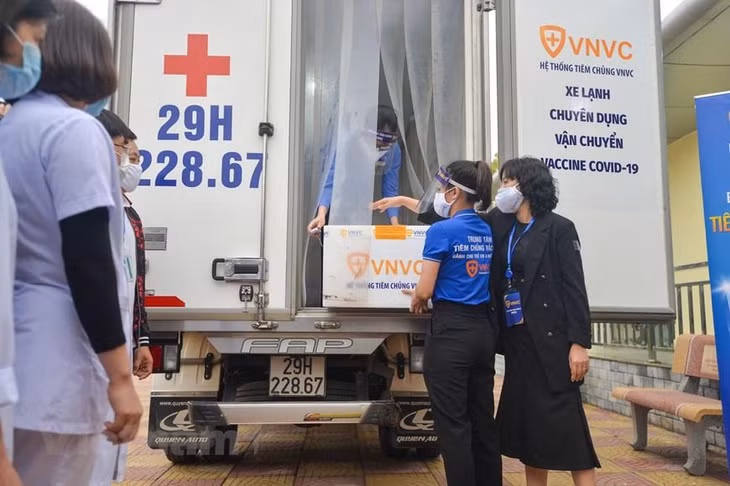 Vaccine AstraZeneca được sản xuất, đưa vào sử dụng trong nhóm nhanh nhất trên thế giới. Ảnh: Vietnam+