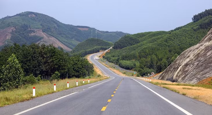 Cao tốc La Sơn - Túy Loan