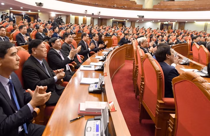 Tổng Bí thư, Chủ tịch nước Nguyễn Phú Trọng cho biết: Sau Hội nghị này, cùng với việc lãnh đạo thực hiện tốt công tác nhân sự cấp cao tại Kỳ họp thứ 11, Quốc hội khoá XIV, sẽ tiếp tục kiện toàn lãnh đạo các cơ quan của Trung ương Đảng, các ban cán sự đảng và đảng đoàn ở những nơi có sự thay đổi nhân sự, bảo đảm sự thông suốt, liên tục trong các hoạt động của toàn hệ thống chính trị.