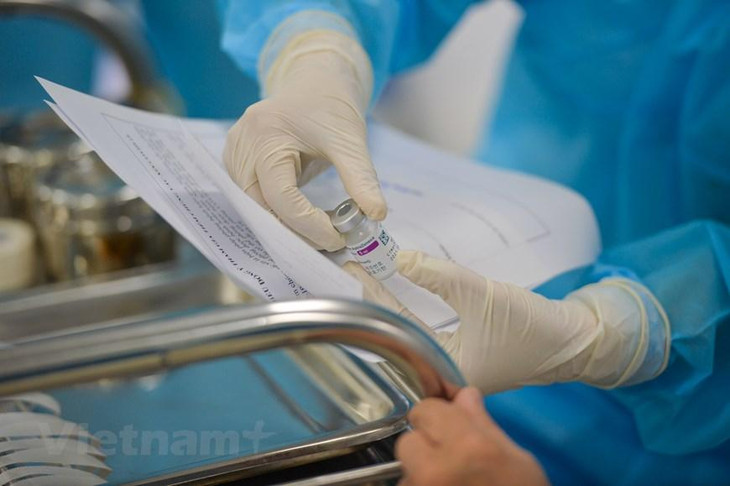 Cận cảnh vaccine của AstraZeneca. Ảnh: Vietnam+