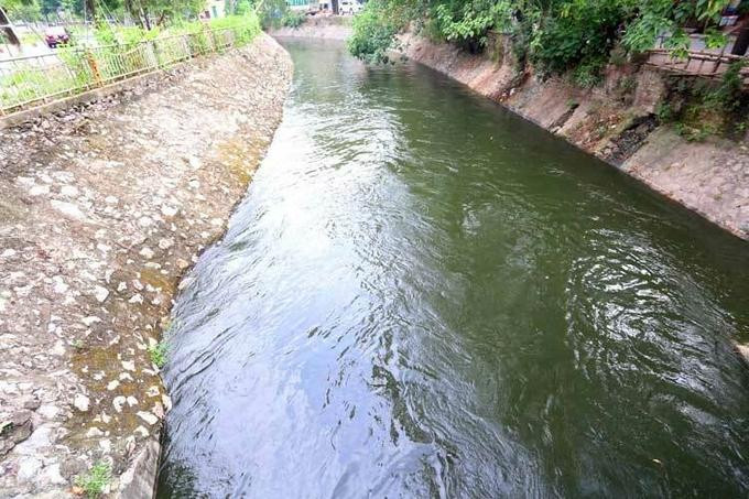 Nước sông Tô Lịch thường xuyên trong tình trạng ô nhiễm nặng