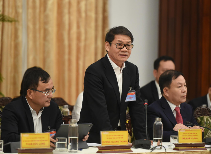 Ông Trần Bá Dương, Chủ tịch Tập đoàn THACO: Doanh nghiệp phát triển thì đất nước phát triển. Những chia sẻ, trao đổi hôm nay, THACO sẽ cam kết thực hiện. Ảnh: VGP Ông Trần Bá Dương, Chủ tịch Tập đoàn THACO: Doanh nghiệp phát triển thì đất nước phát triển. Những chia sẻ, trao đổi hôm nay, THACO sẽ cam kết thực hiện. Ảnh: VGP