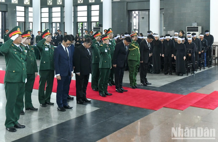 Đoàn Myanmar viếng Tổng Bí thư Nguyễn Phú Trọng.